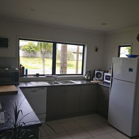 Addsbury House Apartment Whangamata Bagian luar foto