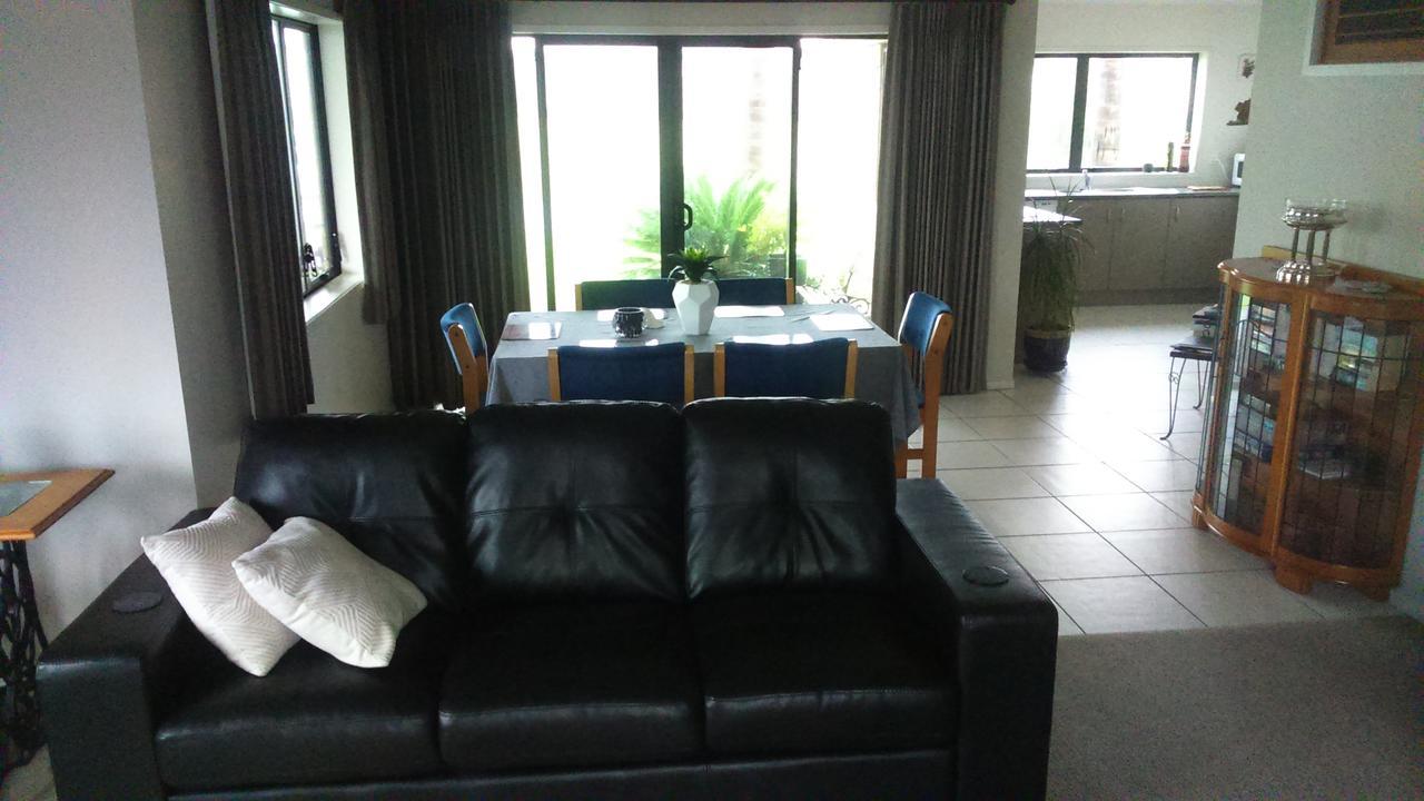 Addsbury House Apartment Whangamata Bagian luar foto